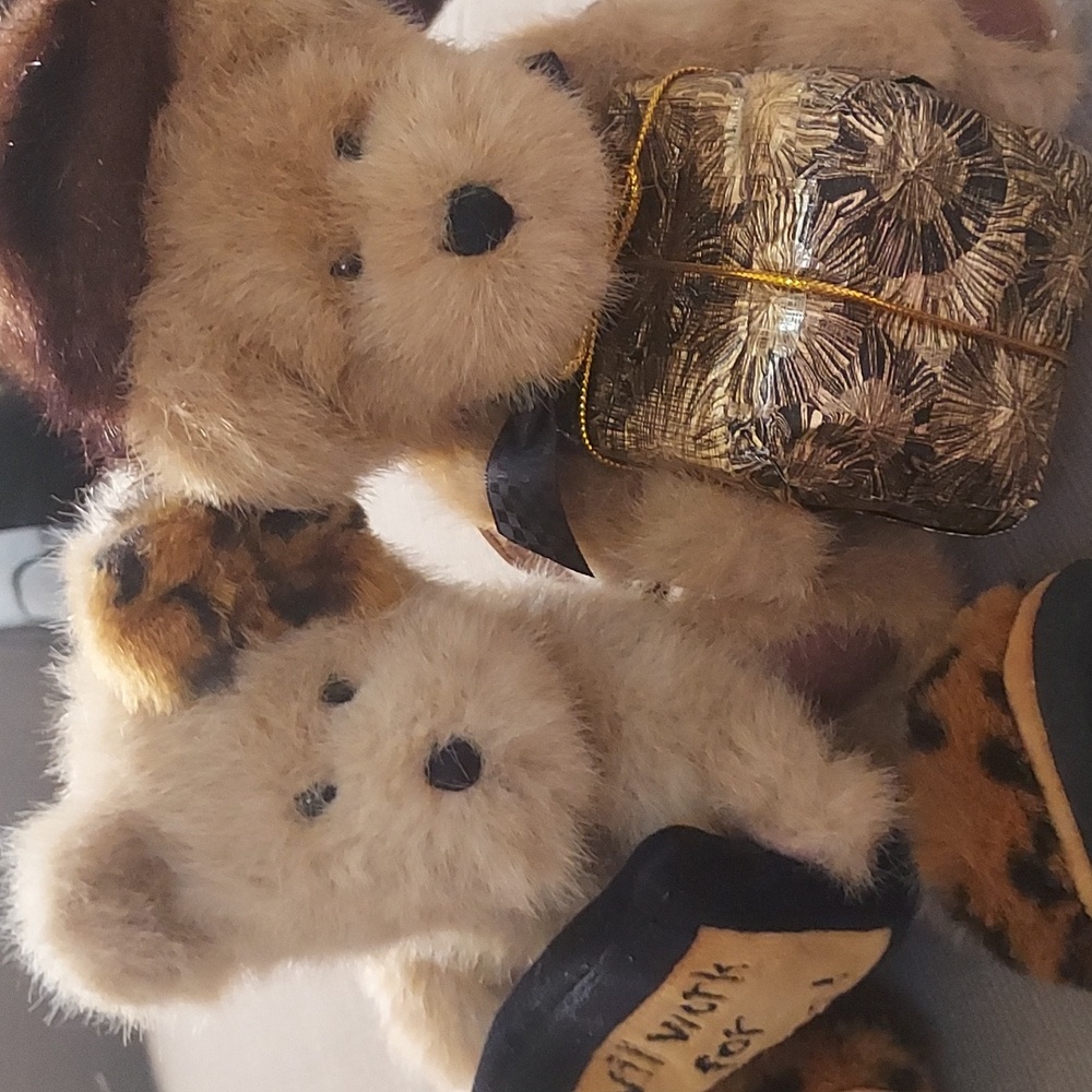 Pair of Boyd's Bears